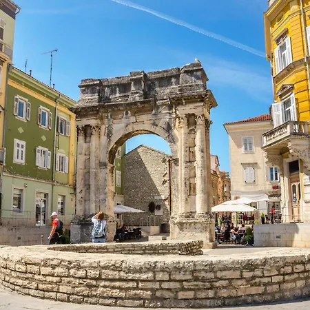 Apartment Royal Centar - Happy Pula